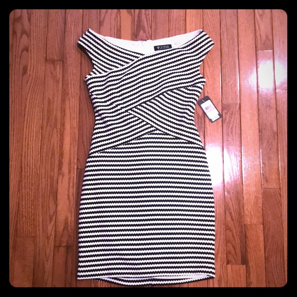 Guess Dresses & Skirts - Guess Bodycon Dress